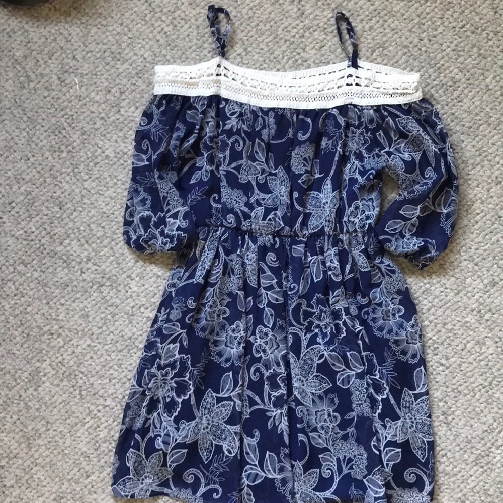 Dress - Picture 3 of 6